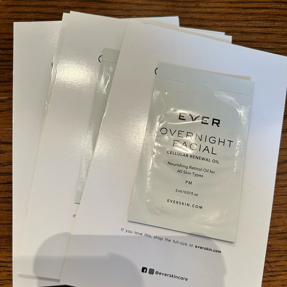 7 samples of Ever skincare overnight facial oil